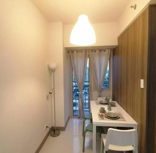 Comfy 1br Coast Residences Near Ccp Picc + Bay View * Manila